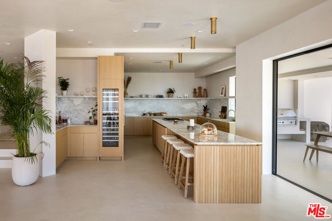 4310 Encinal Canyon Road Malibu, CA 90265 - Photo 9 of 28