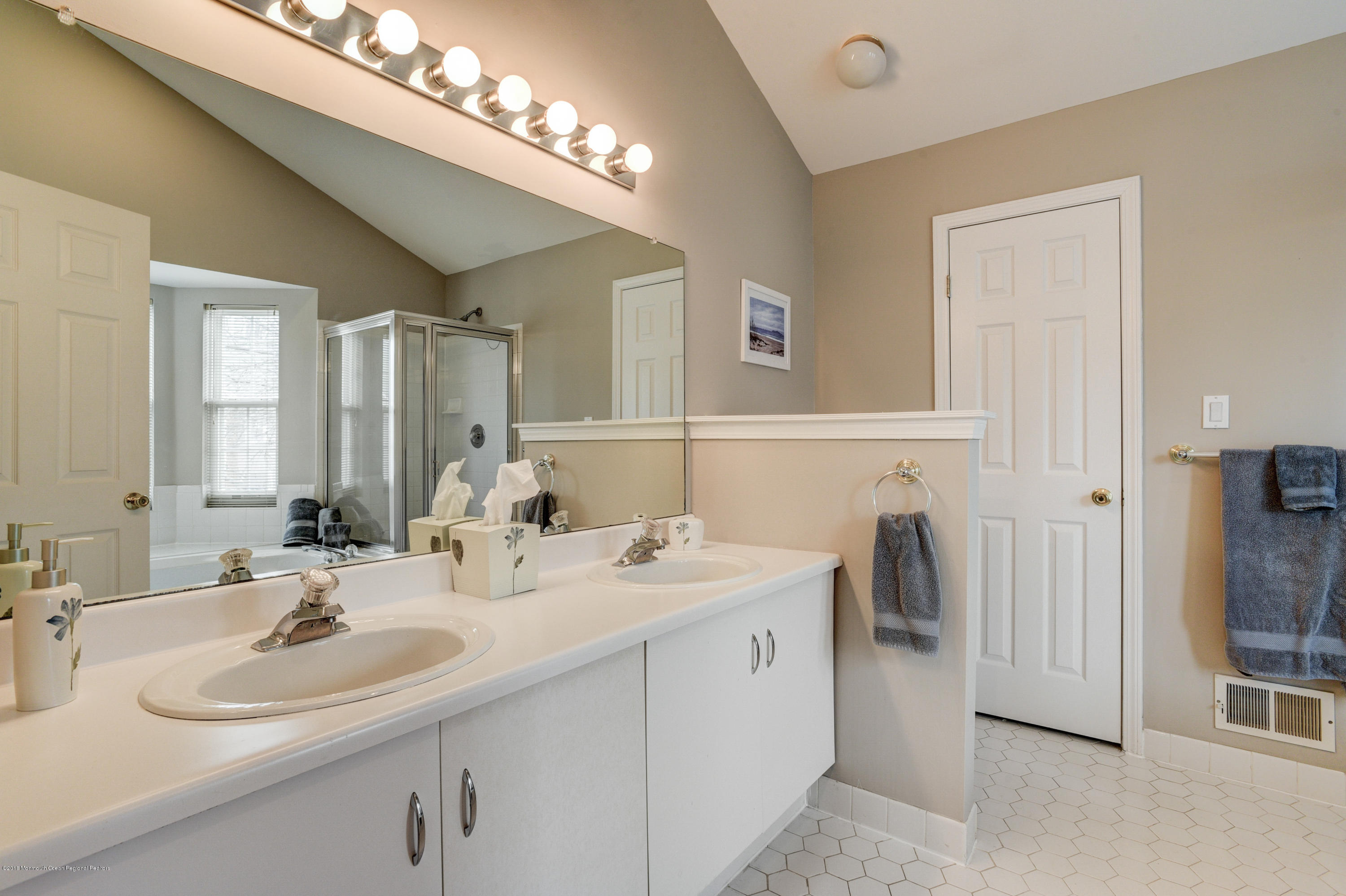 5 Oxford Road Holmdel, NJ 07733 - Photo 25 of 30 025_Master Bathroom