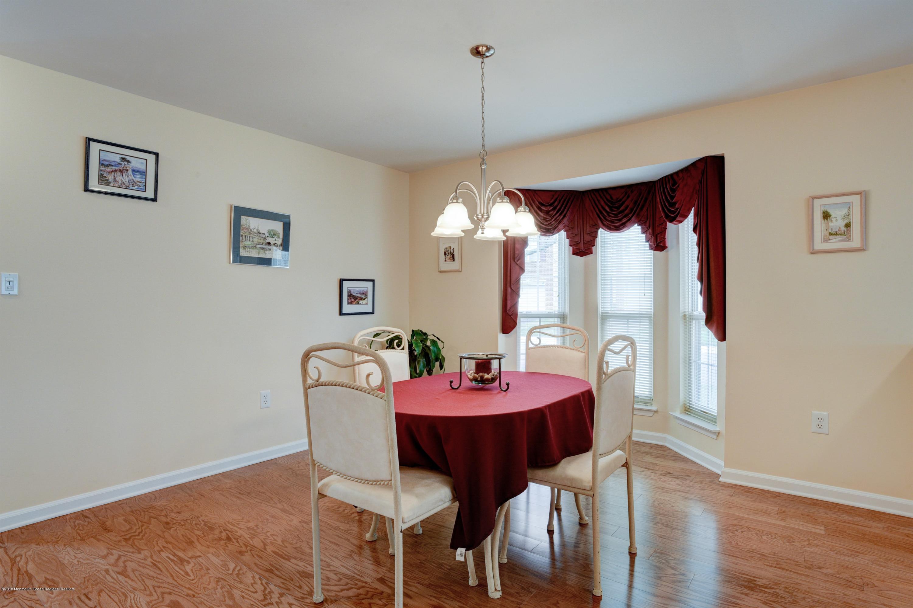 5 Oxford Road Holmdel, NJ 07733 - Photo 7 of 30 007_Dining Room