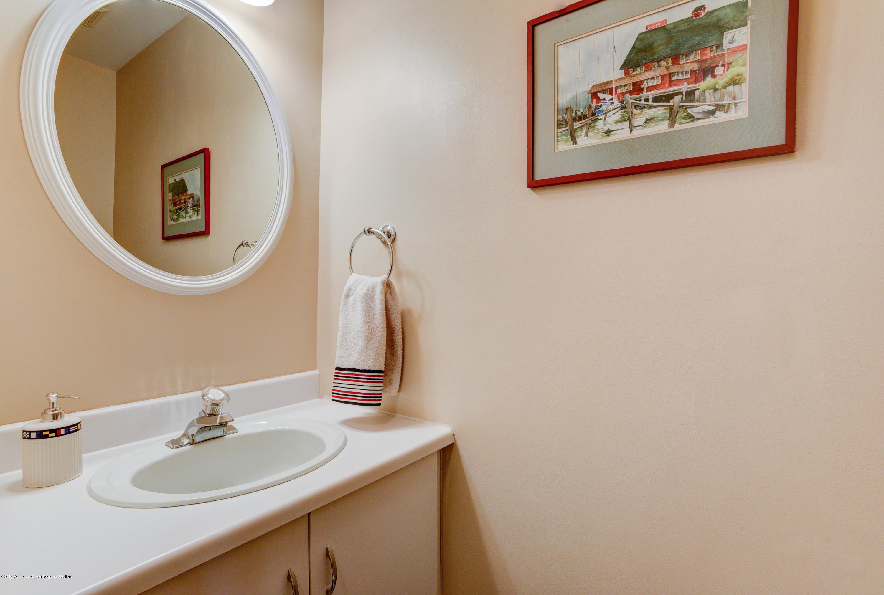 5 Oxford Road Holmdel, NJ 07733 - Photo 8 of 30 008_Half Bath
