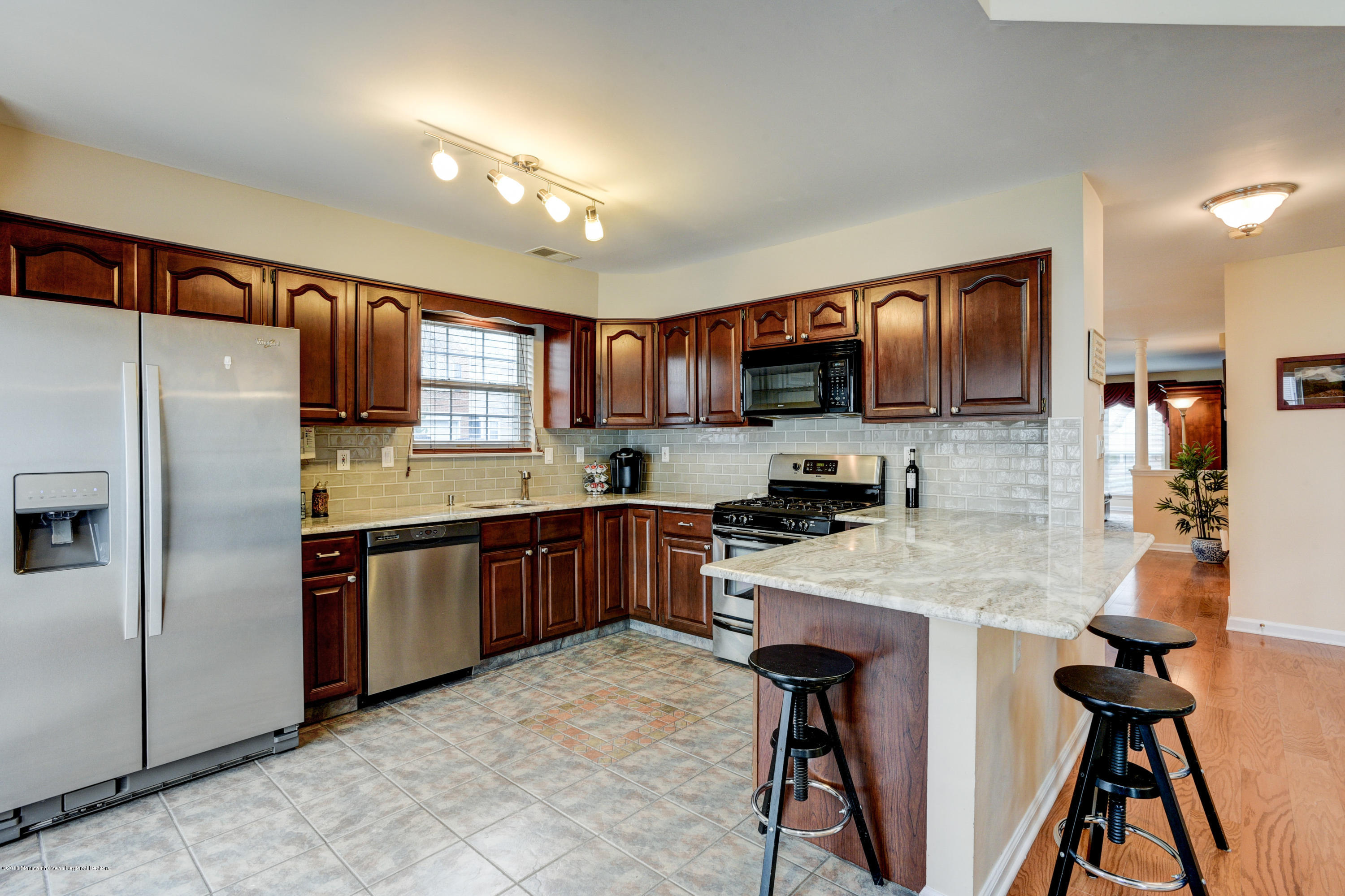 5 Oxford Road Holmdel, NJ 07733 - Photo 9 of 30 009_Kitchen