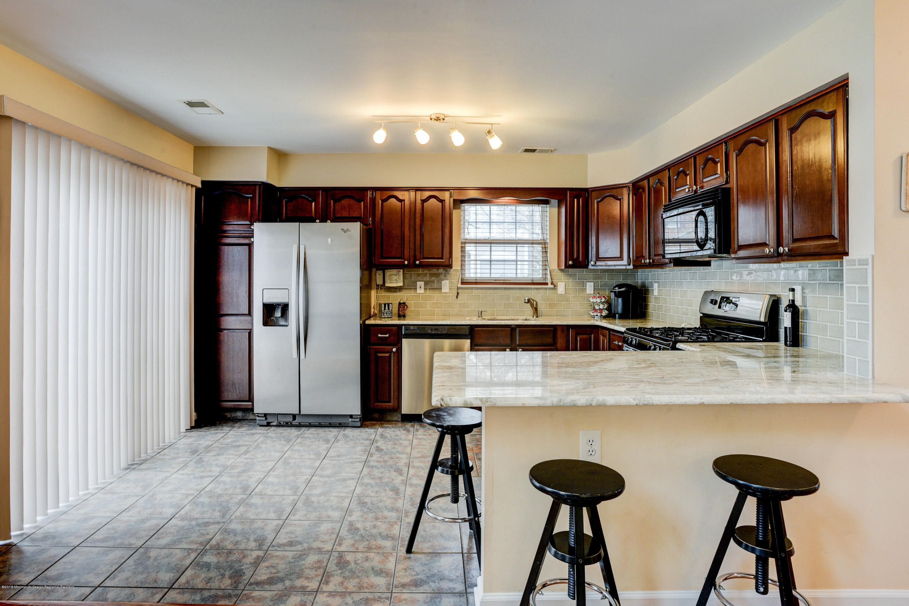 5 Oxford Road Holmdel, NJ 07733 - Photo 10 of 30 010_Kitchen