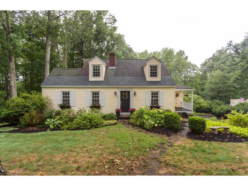724 Exeter Road Hampton, NH 03842 - Photo 2 of 35