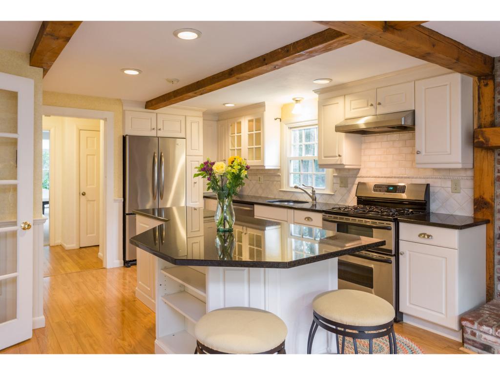 724 Exeter Road Hampton, NH 03842 - Photo 5 of 35