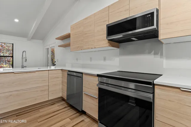 $429,000 | 164 Greenwood Road, Crossville, TN 38558