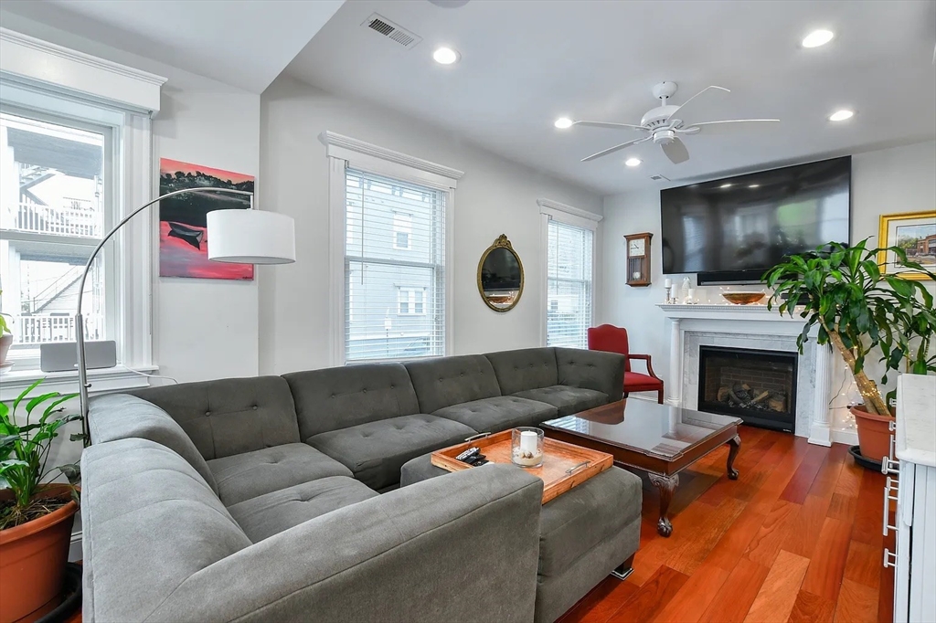 84 G Street, Unit 3 Boston, MA 02127 - Photo 6 of 19