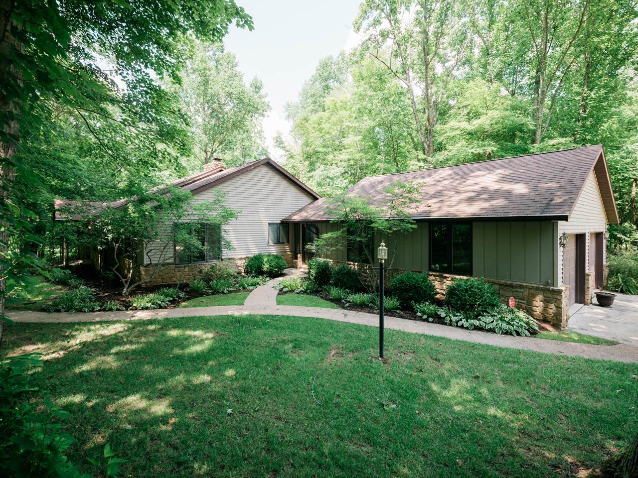 388 East Smithville Road Bloomington, IN 47401 - Photo 2 of 36 Gallery Image 2
