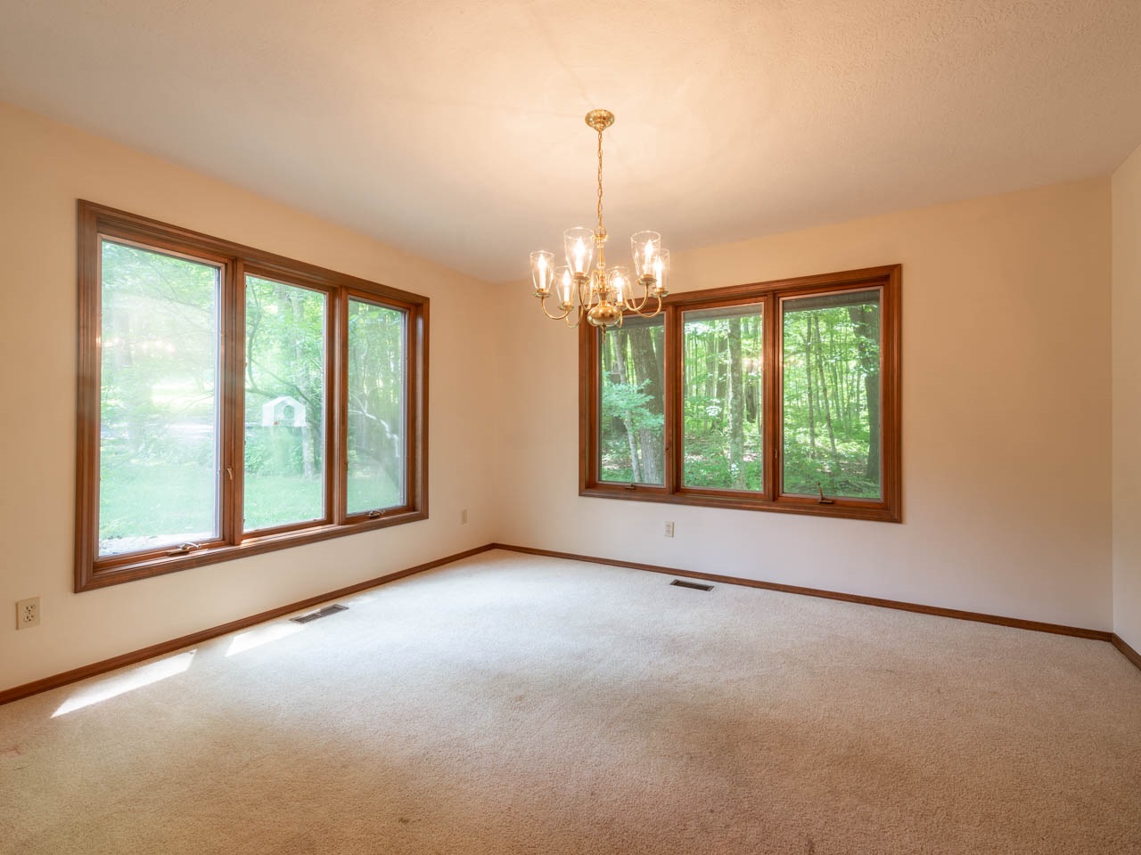 388 East Smithville Road Bloomington, IN 47401 - Photo 16 of 36 Gallery Image 16