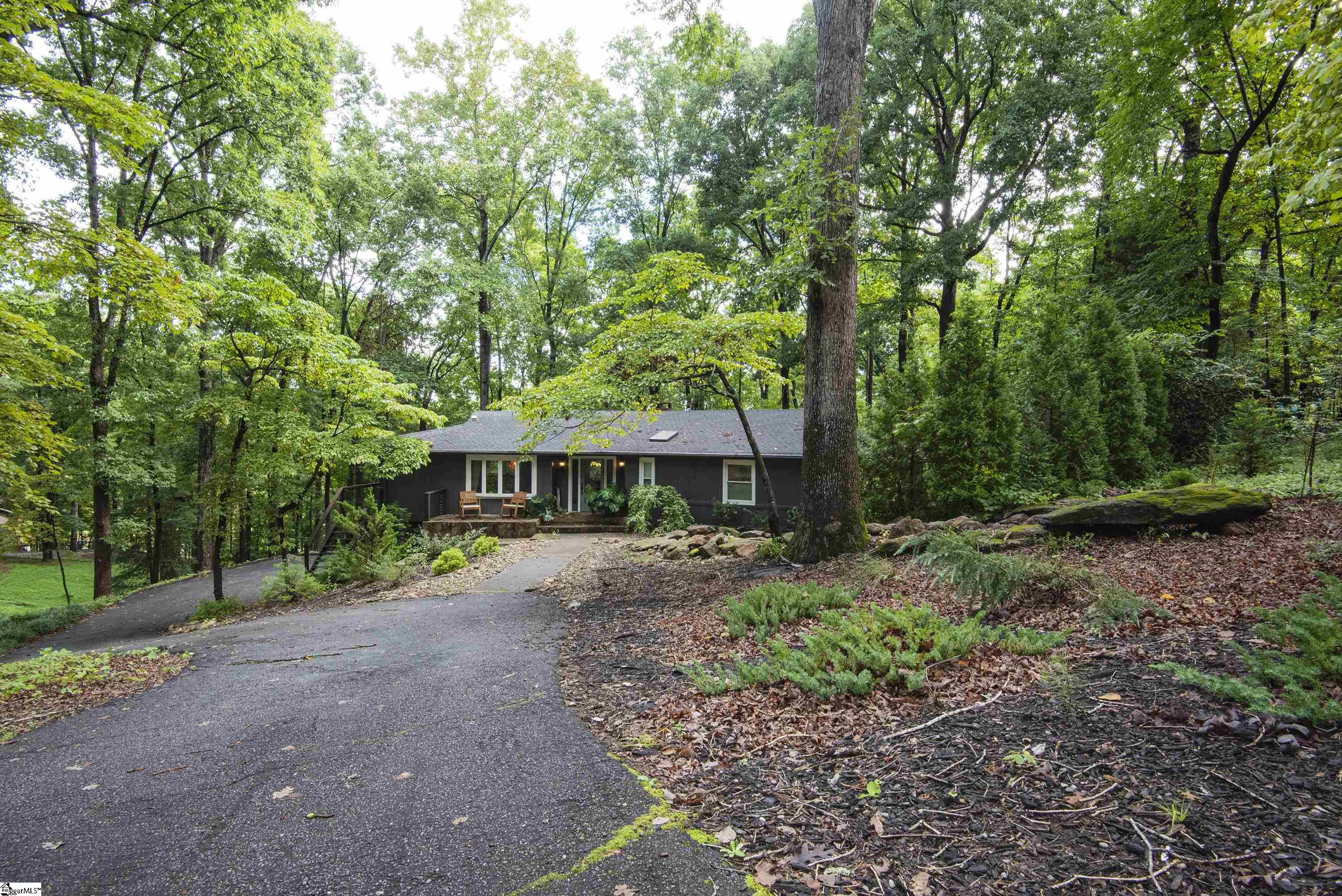 9 Stephane Street Greenville, SC 29609 - Photo 3 of 30 Gallery Image 3