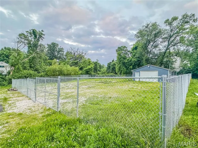 $78,900 | 522 Lagro Avenue, St. Louis, MO 63125