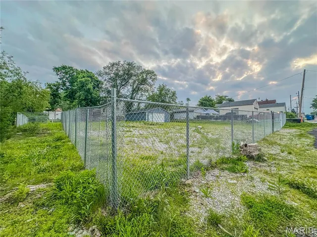 $78,900 | 522 Lagro Avenue, St. Louis, MO 63125