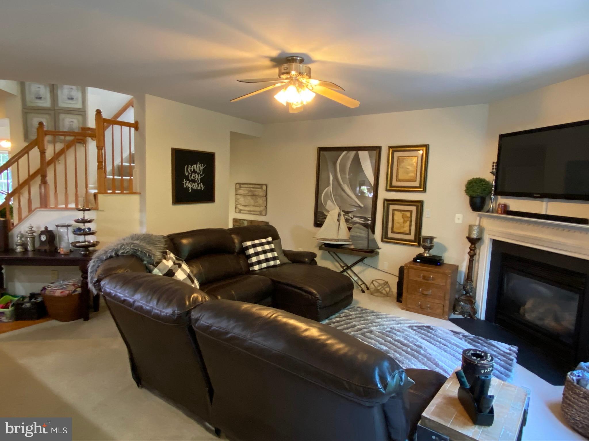 2632 Cast Off Loop Woodbridge, VA 22191 - Photo 17 of 120 Large but Charming Family room!