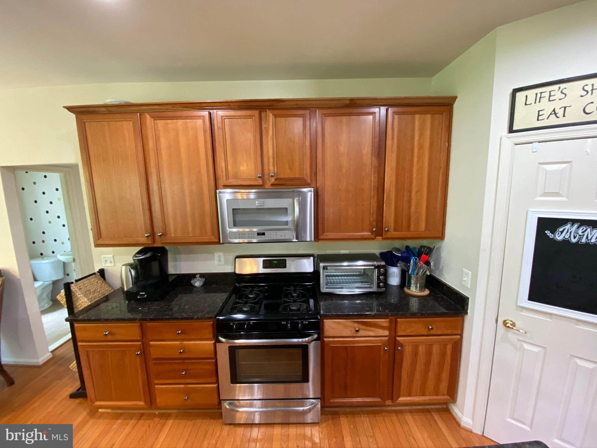 2632 Cast Off Loop Woodbridge, VA 22191 - Photo 8 of 120 All Appliances have been Updated!