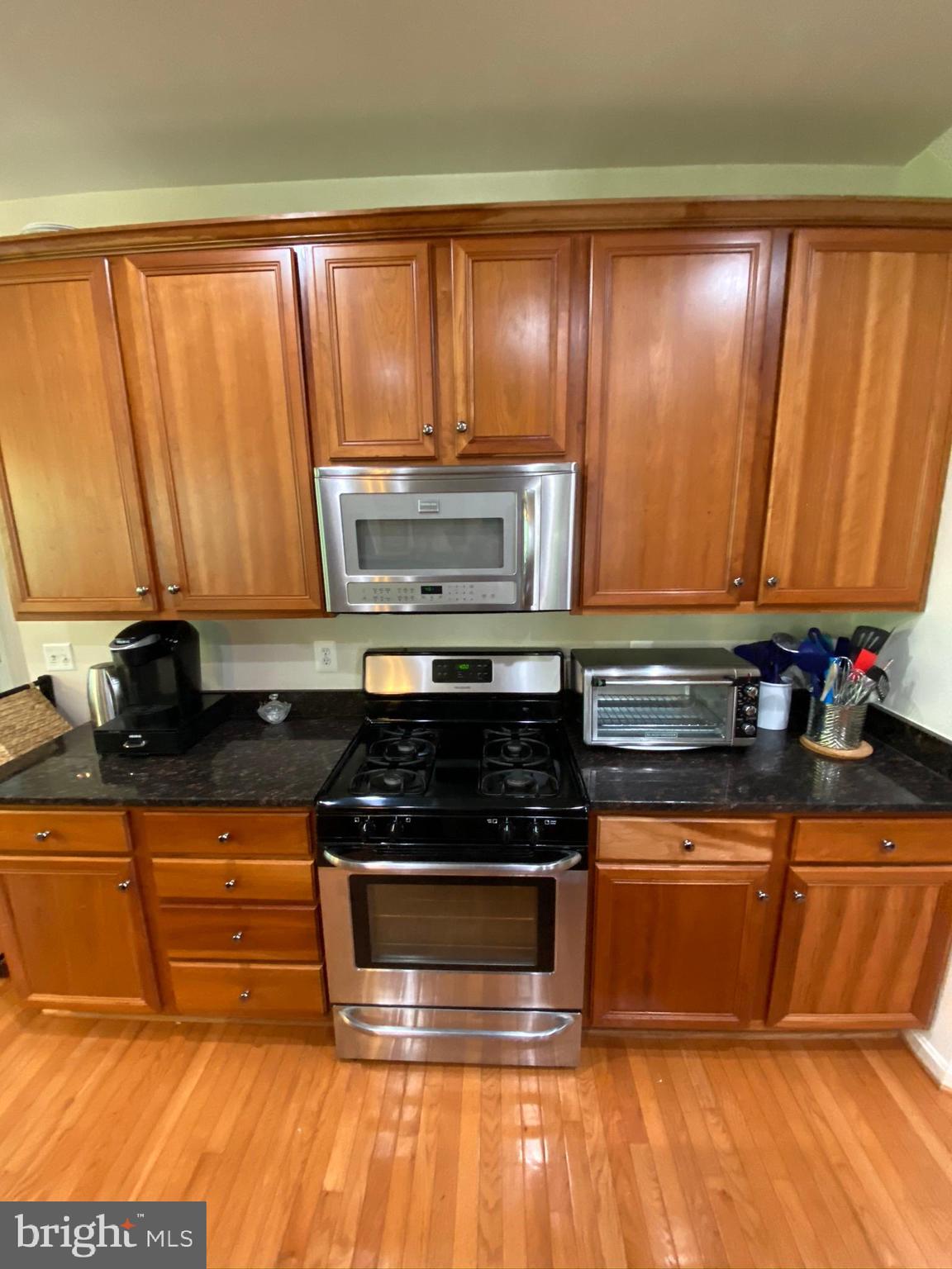 2632 Cast Off Loop Woodbridge, VA 22191 - Photo 9 of 120 HIGH End Cherry Cabinets!