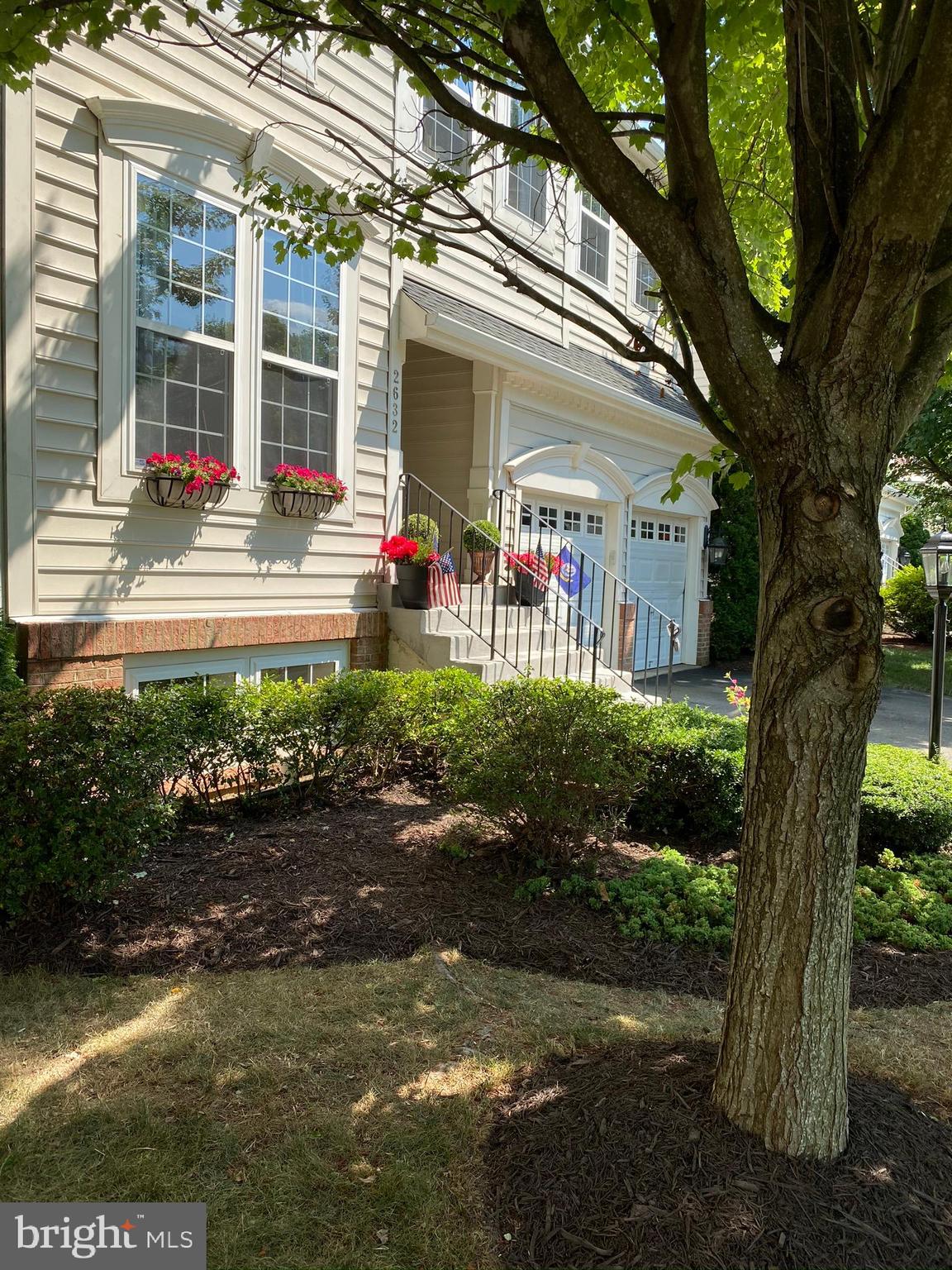 2632 Cast Off Loop Woodbridge, VA 22191 - Photo 90 of 120 Enjoy the Shade from the front Yard Trees!