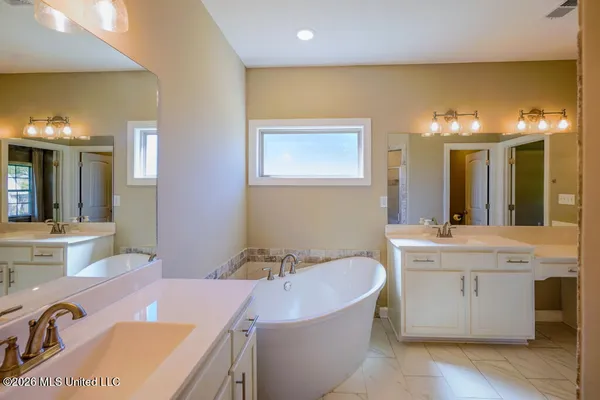 $378,000 | 1716 Lia Lane, Southaven, MS 38672