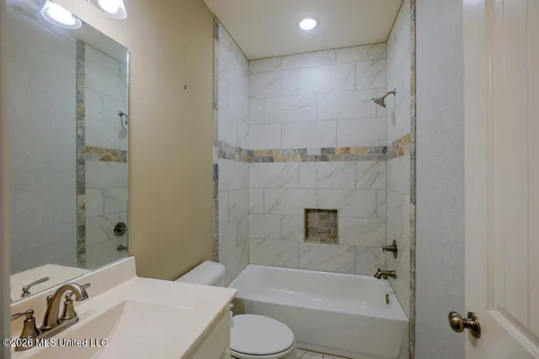 $378,000 | 1716 Lia Lane, Southaven, MS 38672