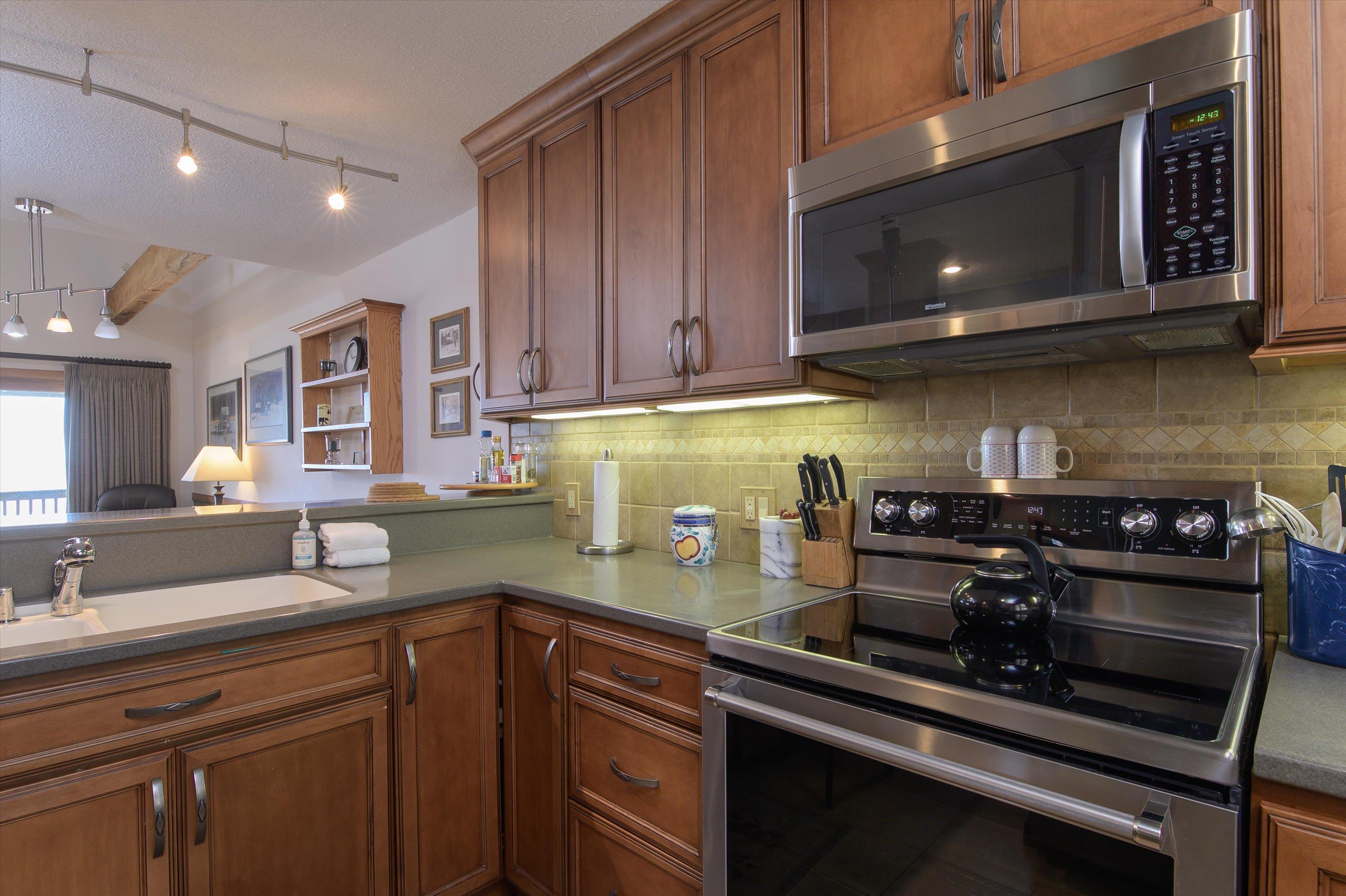 320 Okemo Trailside Extension, Unit 36E Ludlow, VT 05149 - Photo 11 of 42