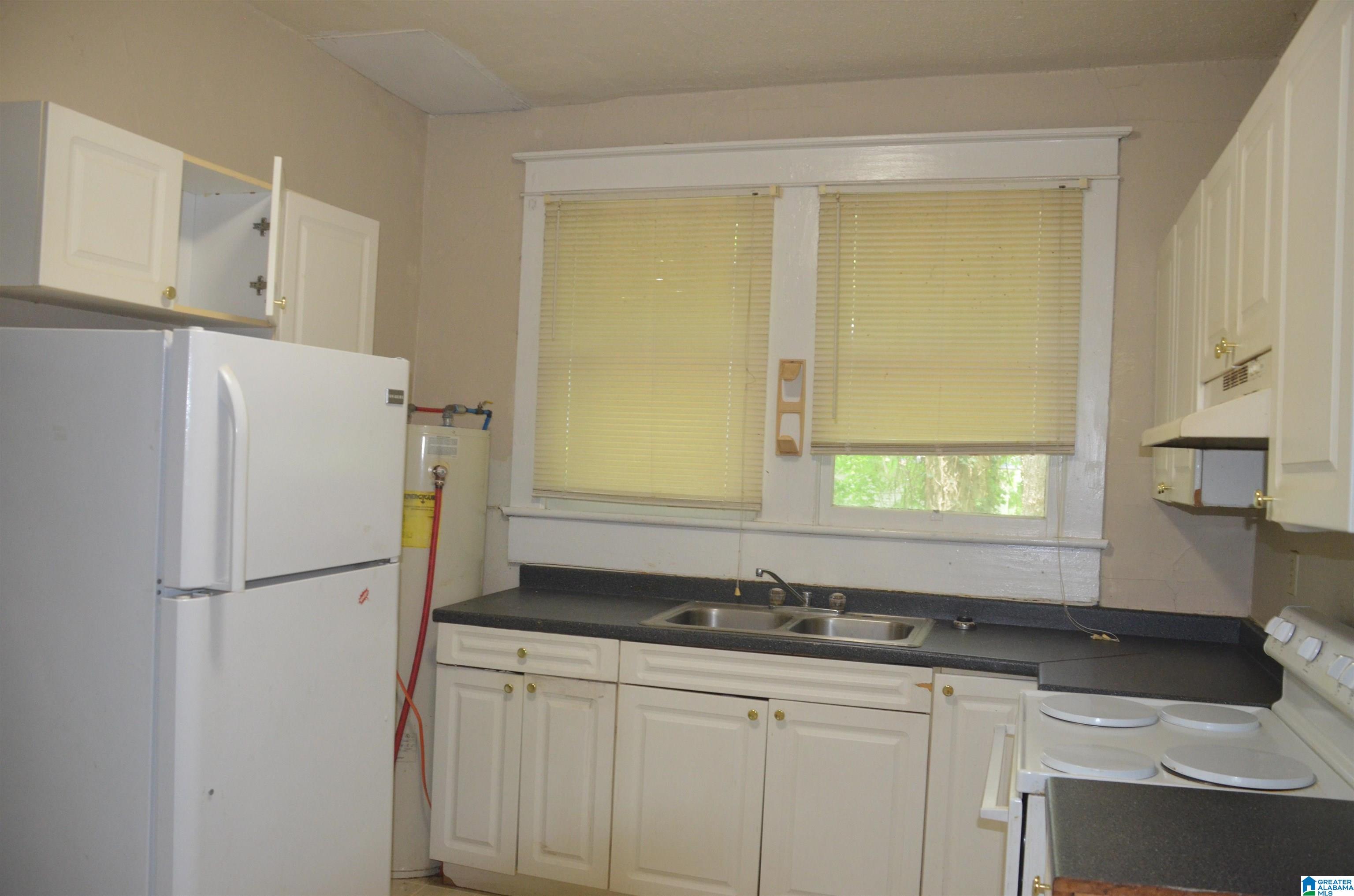 611 Goodwin Avenue Anniston, AL 36207 - Photo 11 of 21