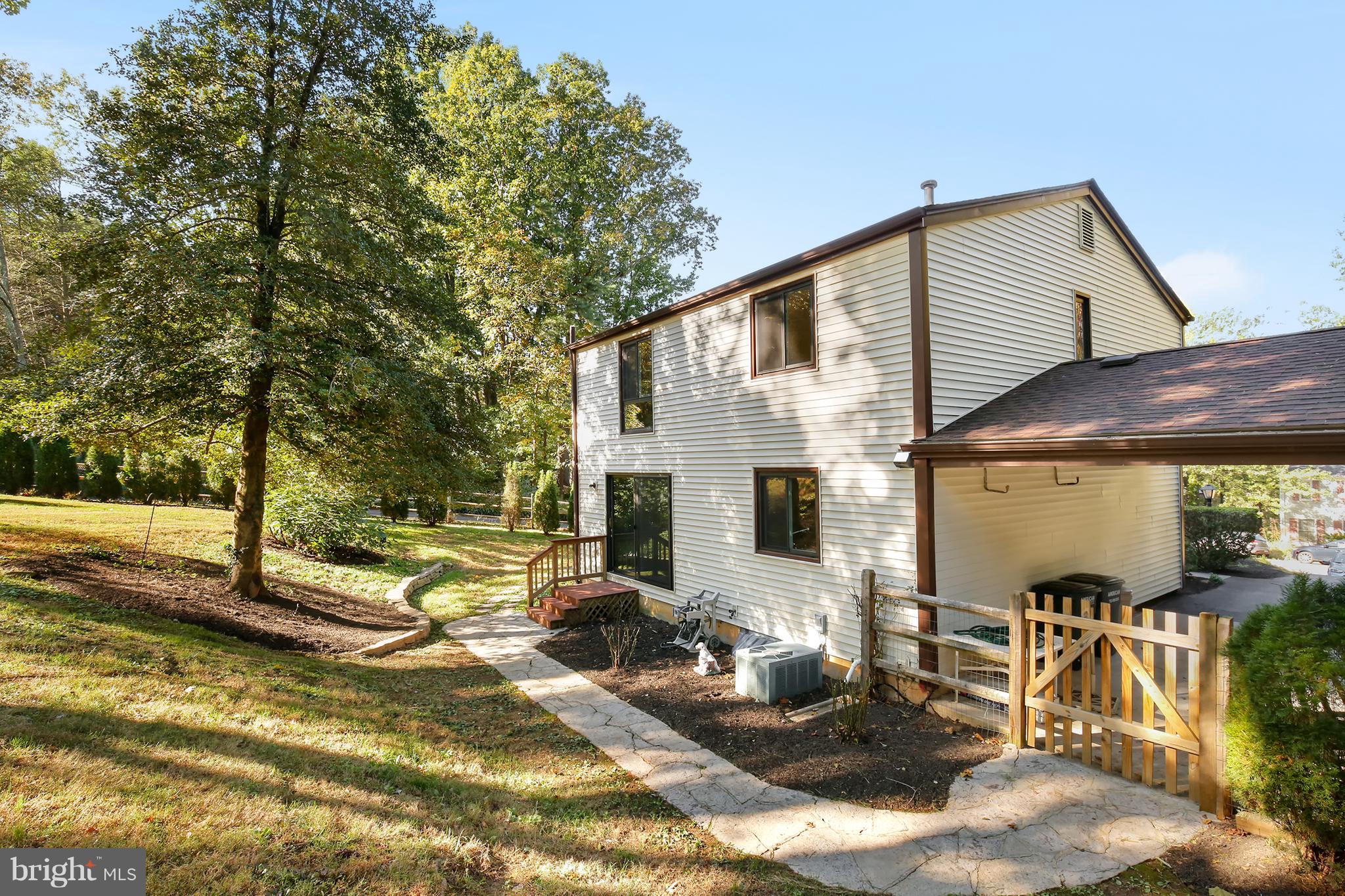 10921 Howland Drive Reston, VA 20191 - Photo 26 of 30 Exterior (Rear)
