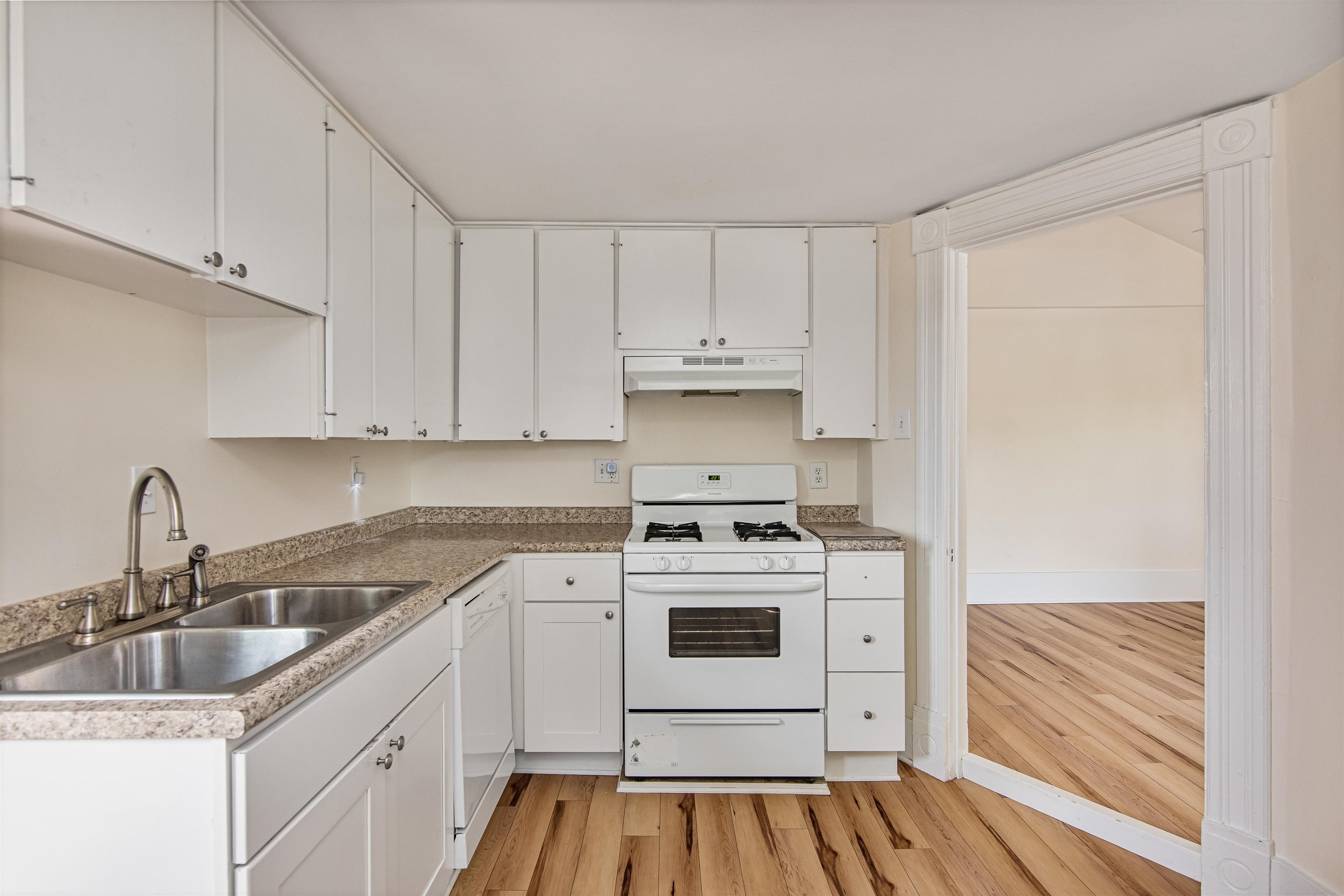 89 College Street, Unit A2 Burlington, VT 05401 - Photo 19 of 38