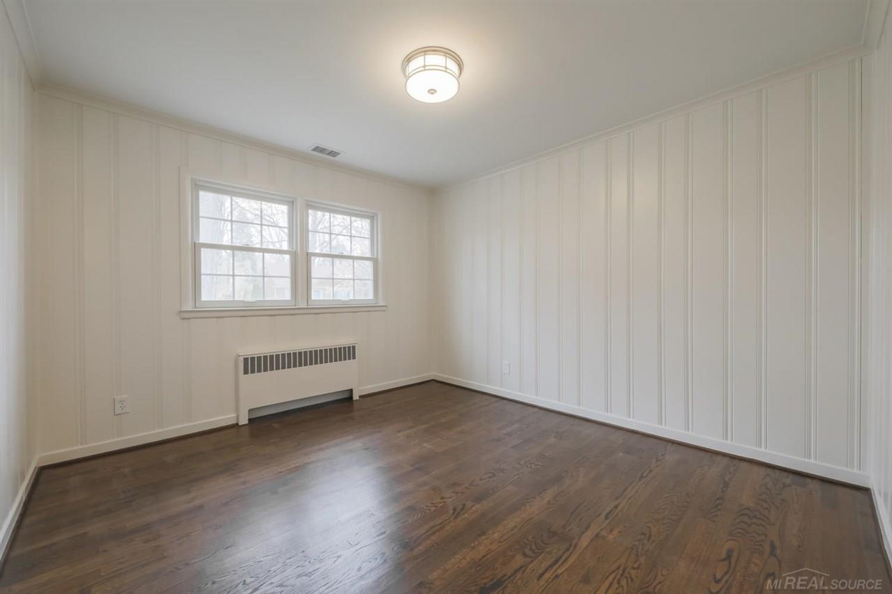323 Lothrop Road Grosse Pointe Farms, MI 48236 - Photo 12 of 41