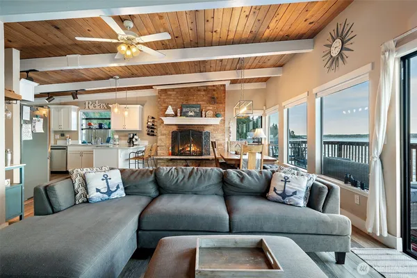 $849,999 | 9661 Northeast North Shore Road, Belfair, WA 98528