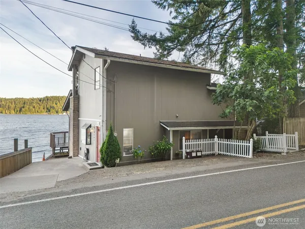 $849,999 | 9661 Northeast North Shore Road, Belfair, WA 98528