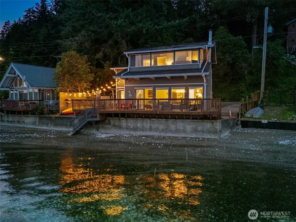 $849,999 | 9661 Northeast North Shore Road, Belfair, WA 98528
