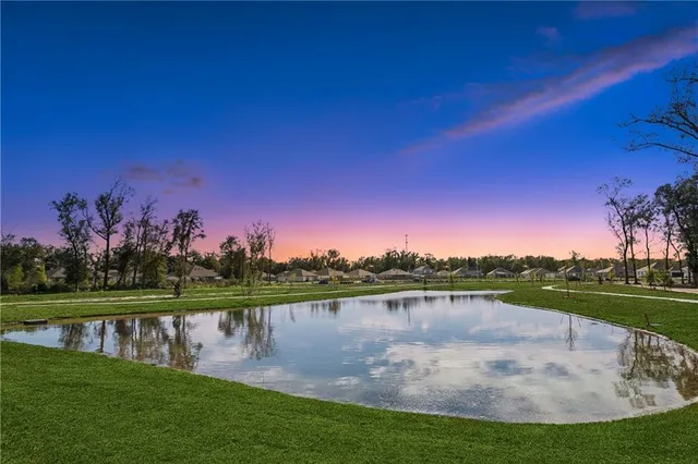 $324,900 | 941 Laurel Oak Lane, Westwego, LA 70094