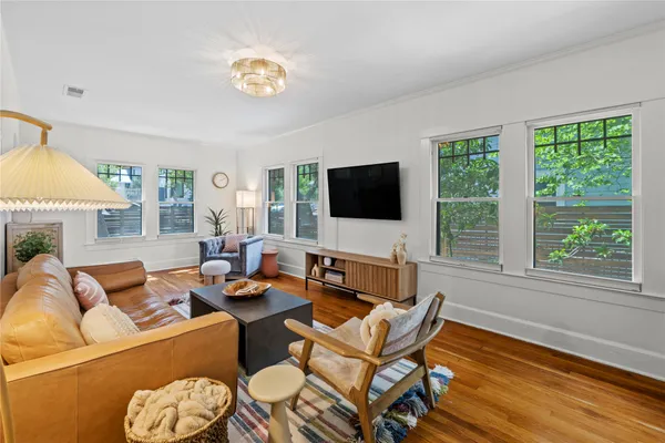 $1,050,000 | 502 East Mary Street, Austin, TX 78704