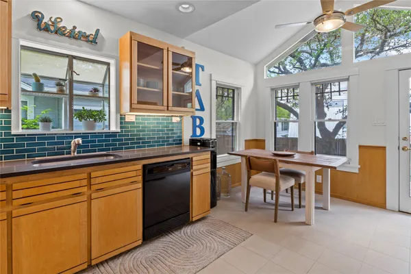 $1,050,000 | 502 East Mary Street, Austin, TX 78704