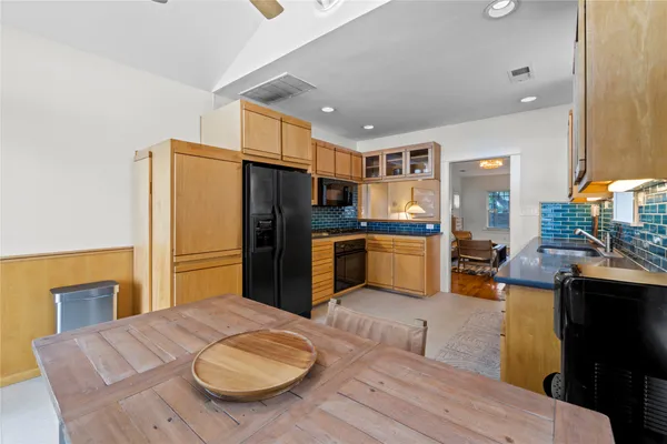 $1,050,000 | 502 East Mary Street, Austin, TX 78704