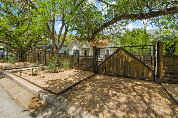 $1,050,000 | 502 East Mary Street, Austin, TX 78704