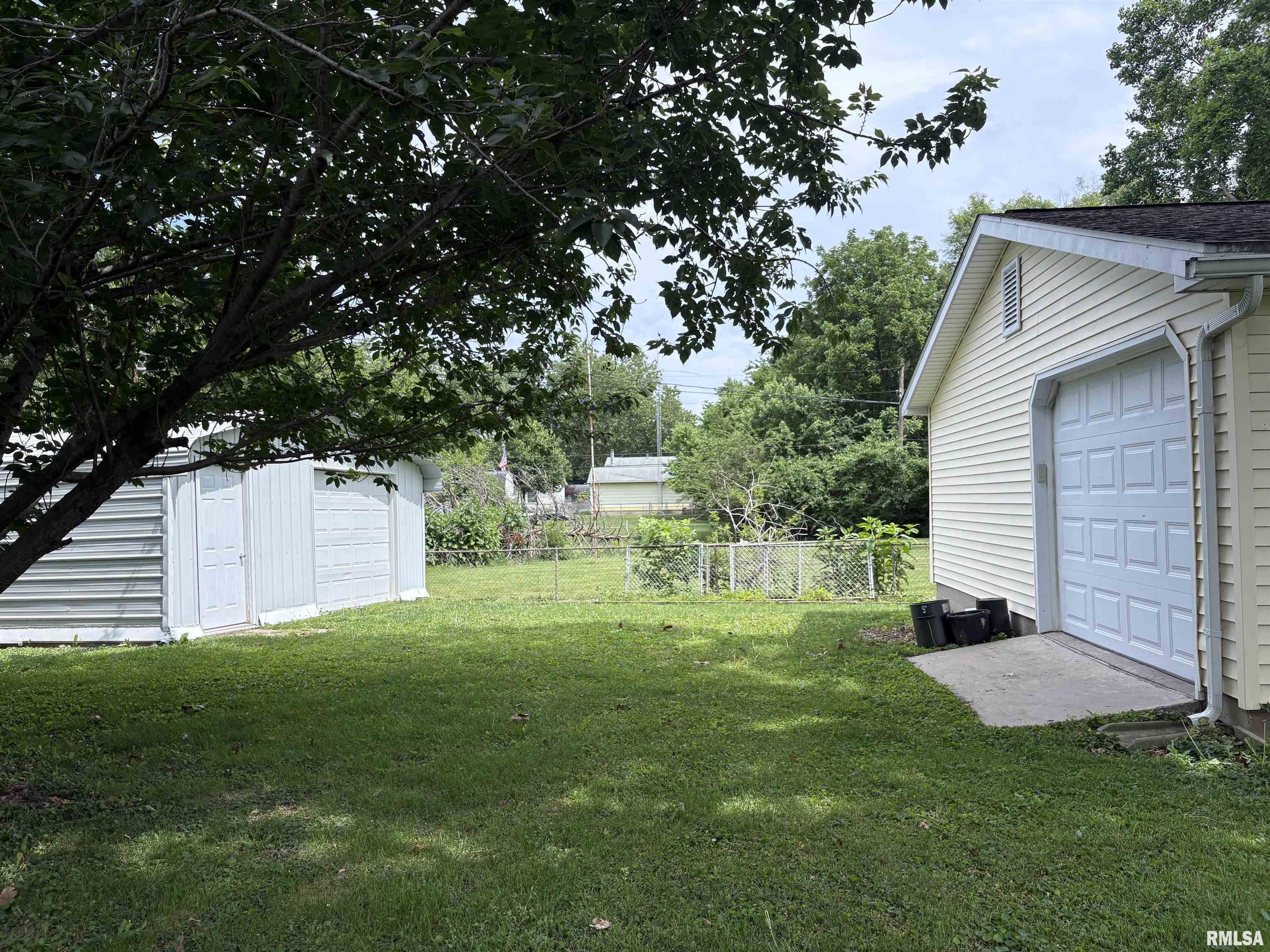 2405 Eastview Drive Springfield, IL 62702 - Photo 28 of 31