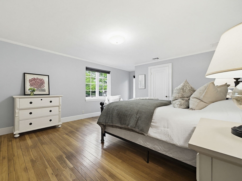 72 Beverly Road Brookline, MA 02467 - Photo 20 of 40