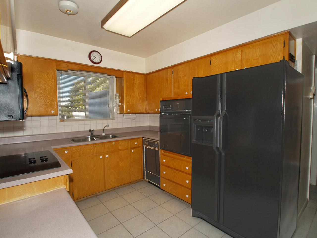 5218 East Decatur Street Mesa, AZ 85205 - Photo 8 of 17 kitchen