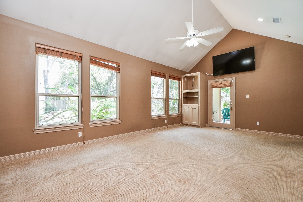 1240 Bingle Road Spring Valley Village, TX 77055 - Photo 19 of 49 a view of a livingroom with a flat screen tv