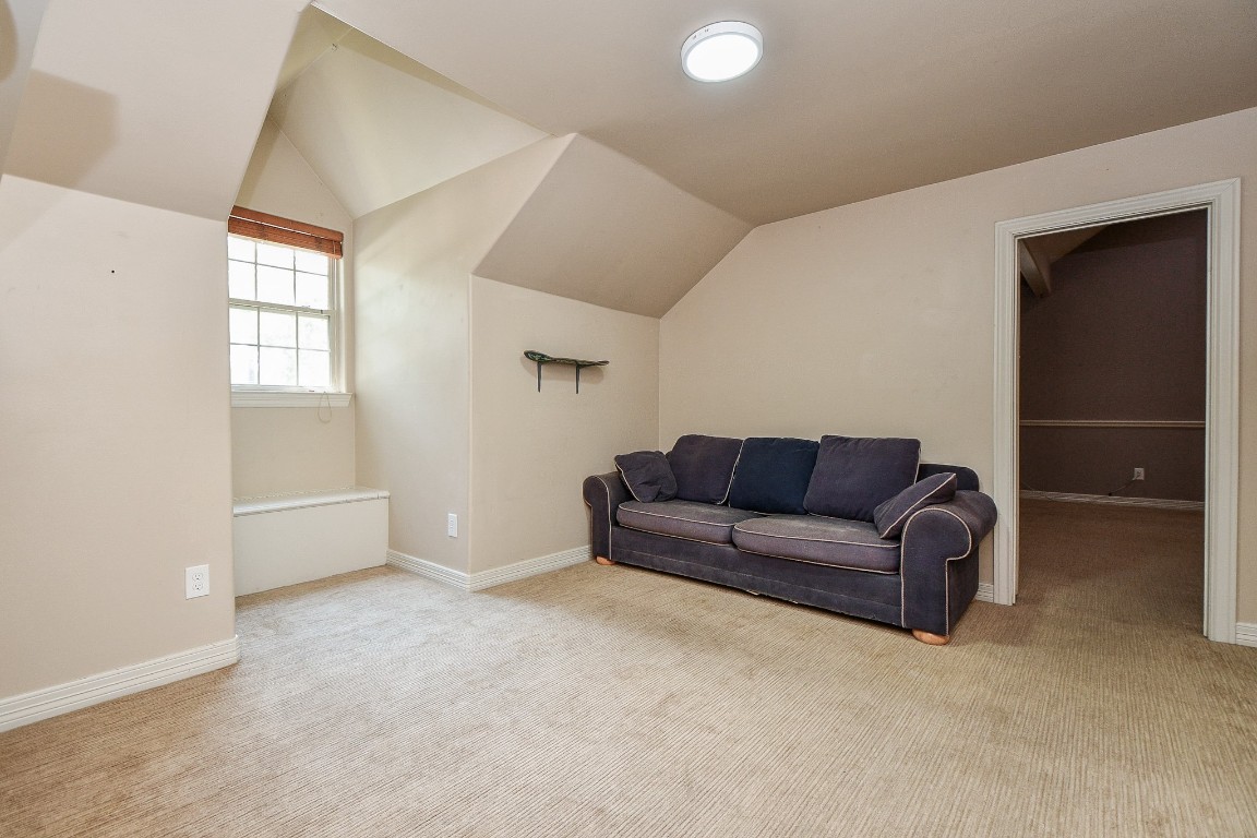 1240 Bingle Road Spring Valley Village, TX 77055 - Photo 31 of 49 a living room with furniture