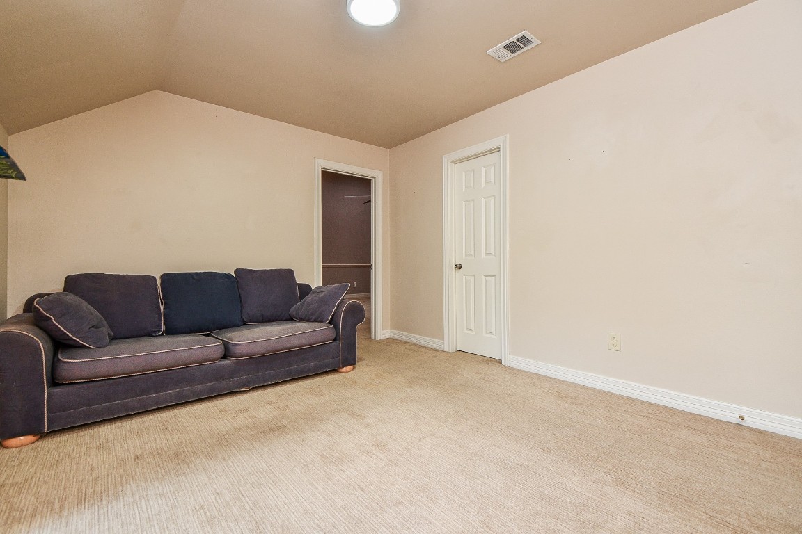 1240 Bingle Road Spring Valley Village, TX 77055 - Photo 32 of 49 Another view of this bedroom