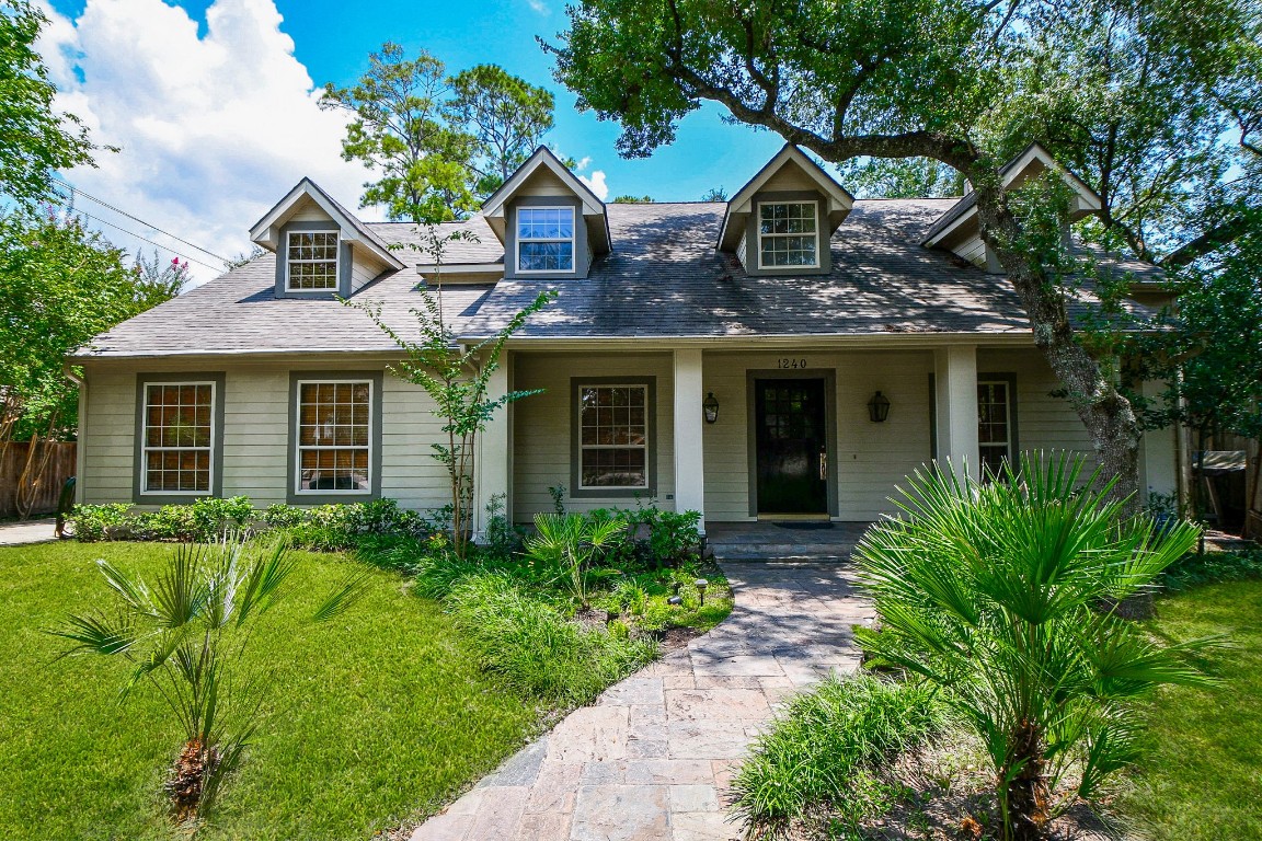 1240 Bingle Road Spring Valley Village, TX 77055 - Photo 4 of 49 Another view of the home that features an awesome entry and fantastic fron porch to relax and greet your guests and just watch the world go by.