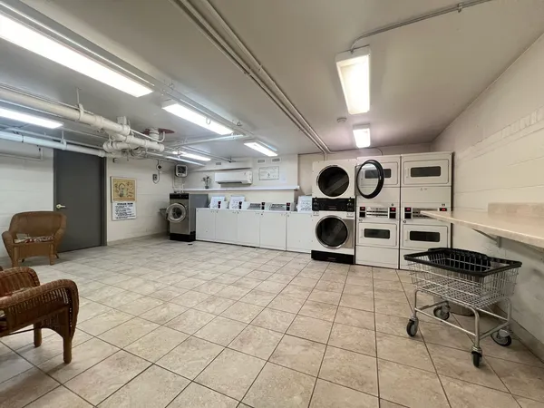 $2,500 | 1340 North Dearborn Street, Unit 7B, Chicago, IL 60610