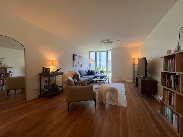 $2,500 | 1340 North Dearborn Street, Unit 7B, Chicago, IL 60610
