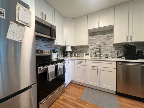 $2,500 | 1340 North Dearborn Street, Unit 7B, Chicago, IL 60610