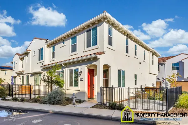 $379,990 | 5301 East Commerce Way, Unit 54104, Sacramento, CA 95835