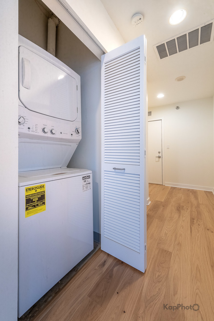 901 West Madison Street, Unit 921 Chicago, IL 60607 - Photo 9 of 40