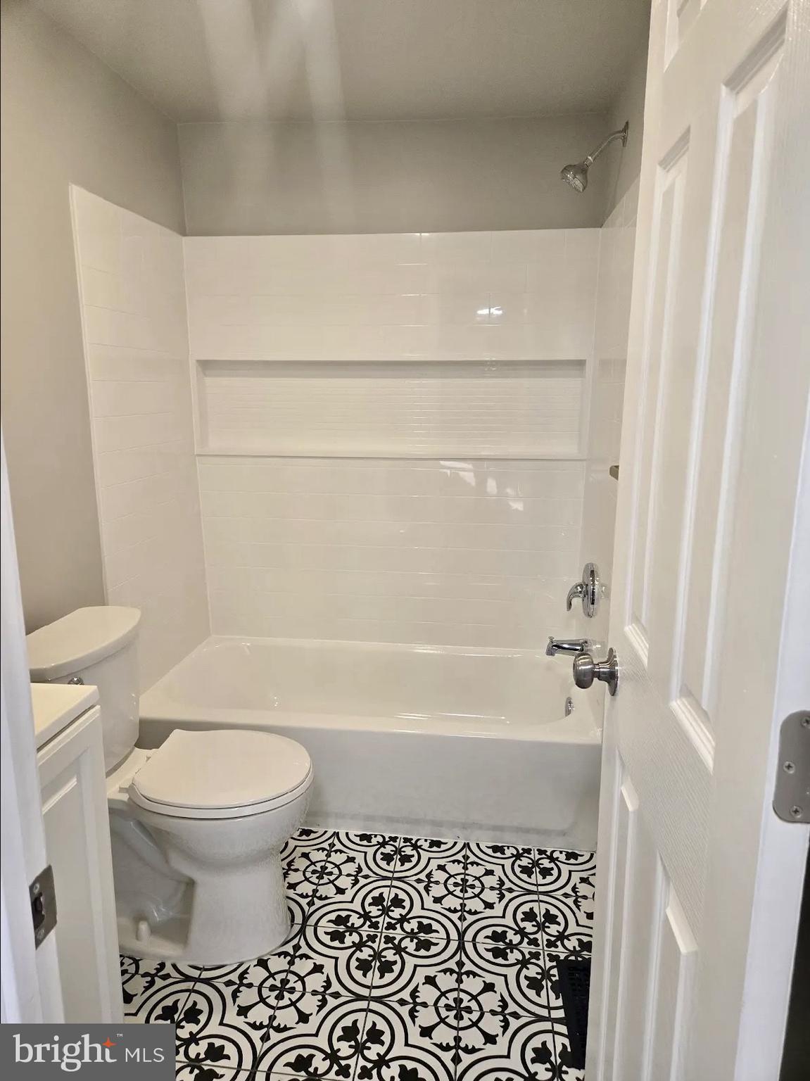 580 Walnut Street Pottstown, PA 19464 - Photo 16 of 20 Upstairs Bathroom with tub/shower
