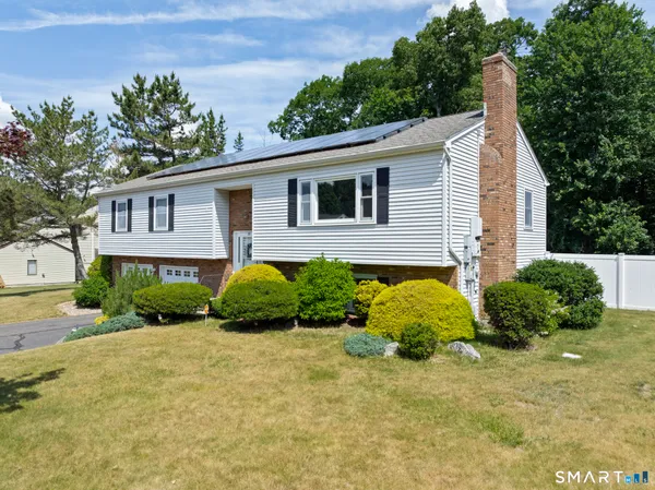$469,900 | 21 Markwood Lane, Manchester, CT 06040