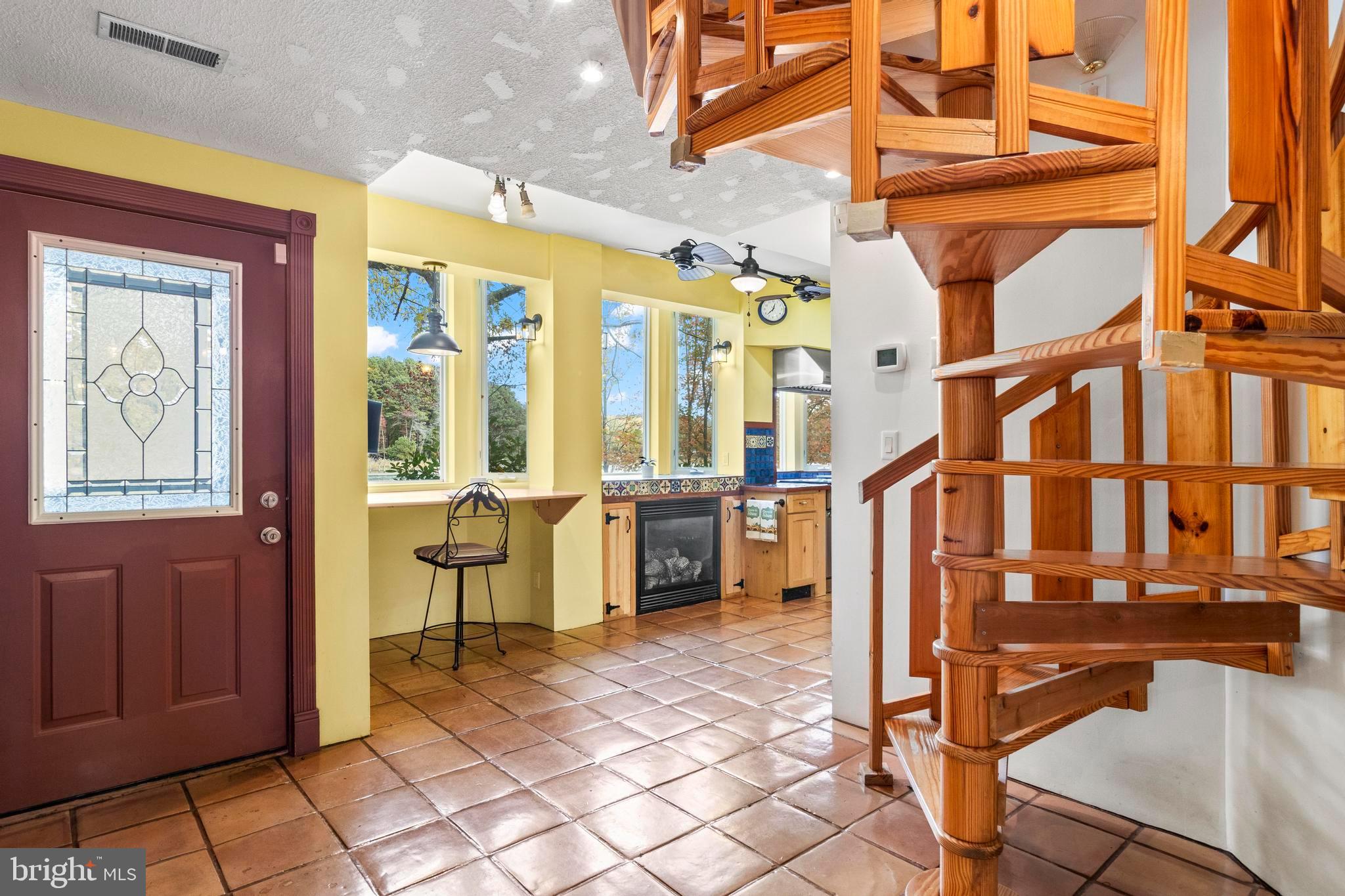 12330 Potomac View Road Newburg, MD 20664 - Photo 19 of 85 Entry to Kitchen