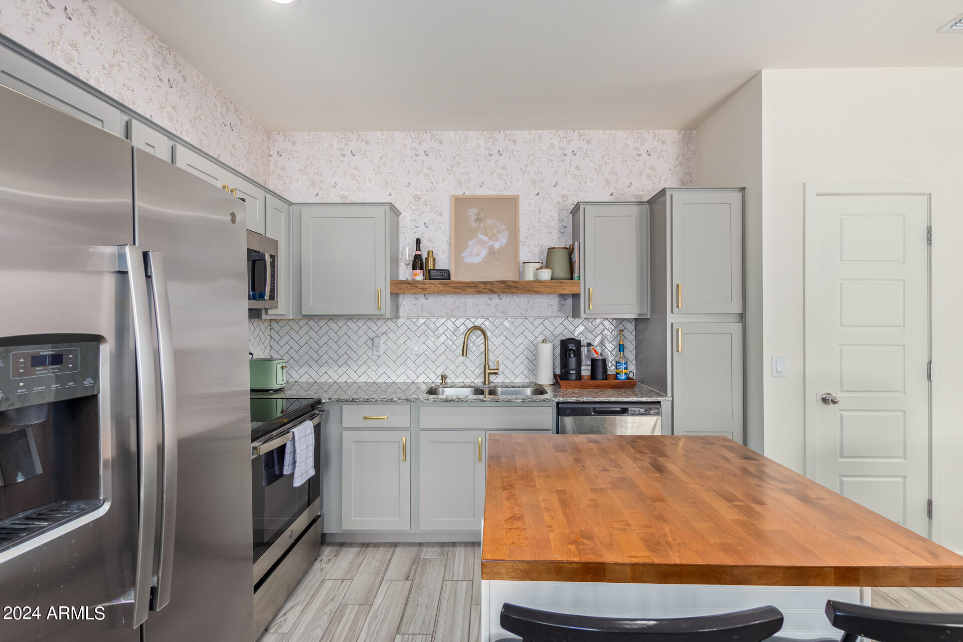 2146 West Harmont Drive Phoenix, AZ 85021 - Photo 4 of 22 0013-11 - Harmont 2146